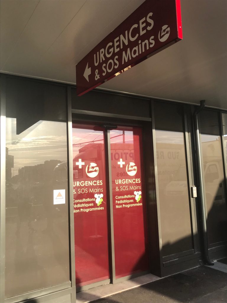 Polyclinique De La Baie Service Des Urgences Entree Service urgences polyclinique Saint Roch - OC Santé